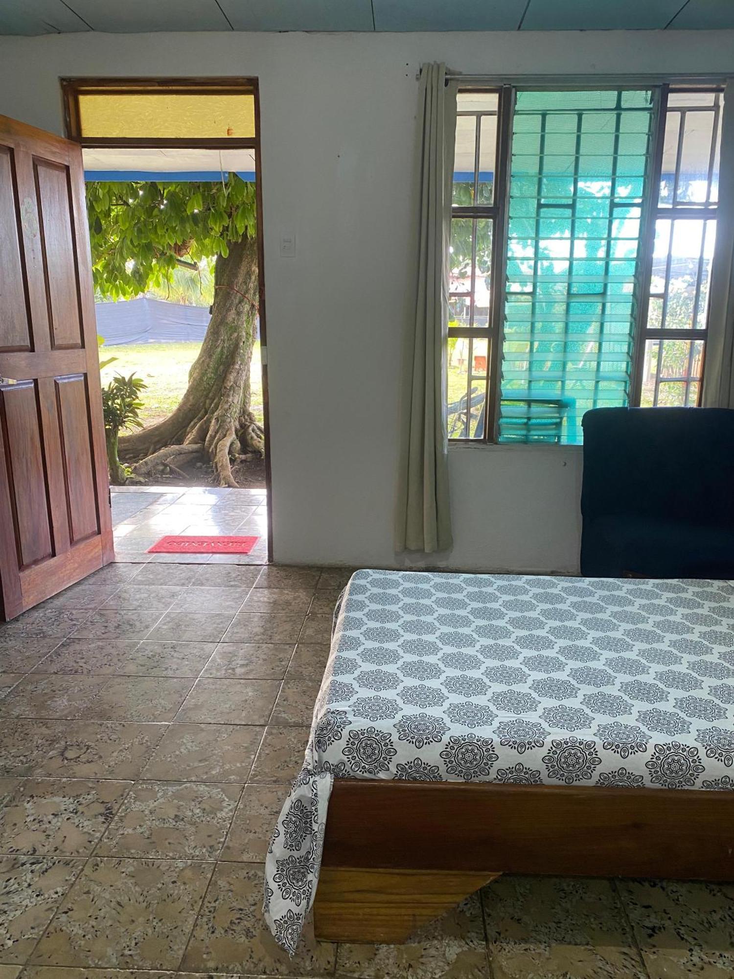Rooms Palmeras Cahuita Exterior photo