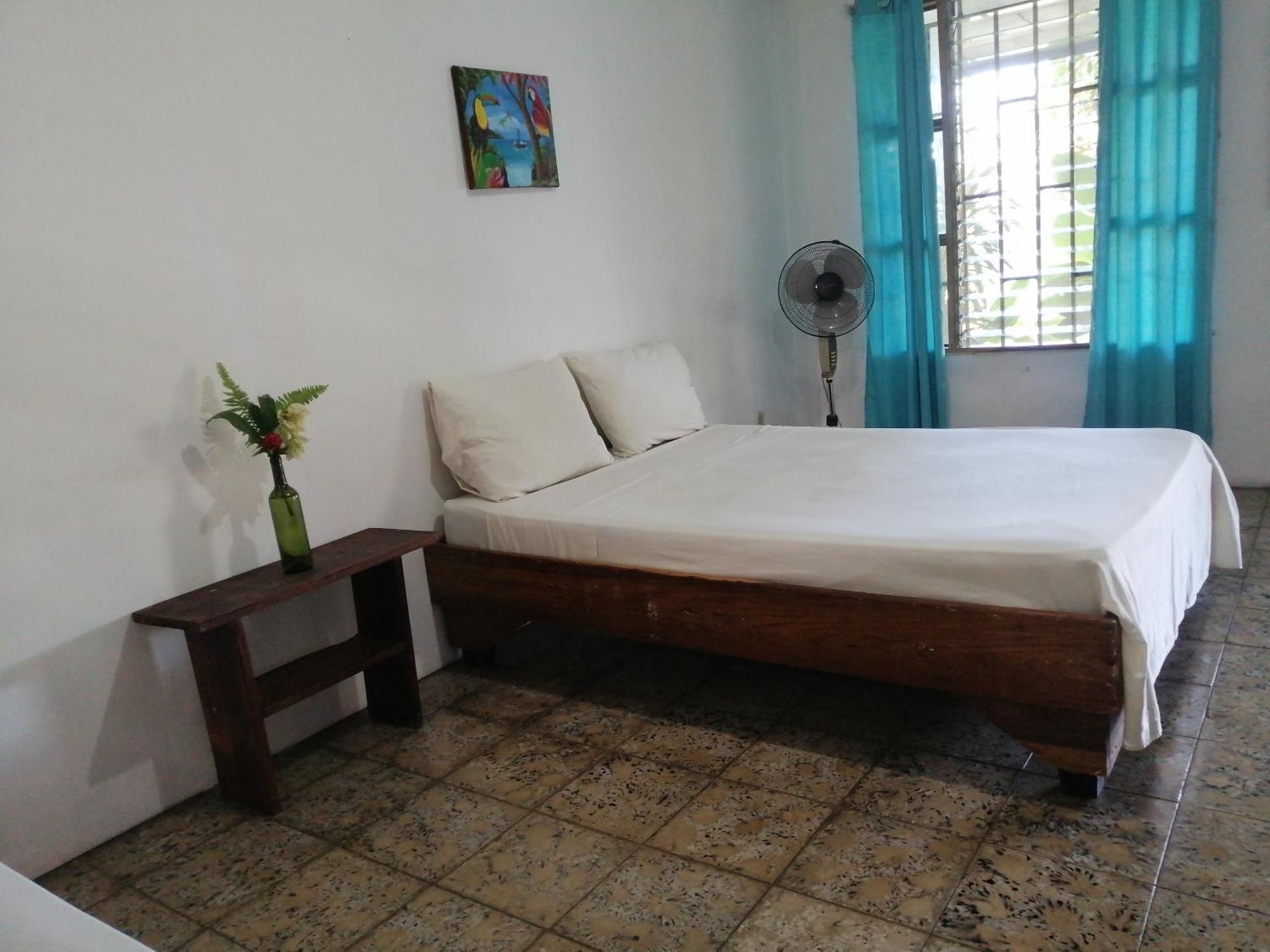 Rooms Palmeras Cahuita Exterior photo